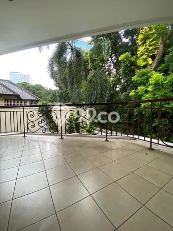 Sewa Rumah Nyaman LT 450m2 / LB 400m2 di Pondok Indah, Jakarta Selatan Sewa Rumah Nyaman LT 450m2 / LB 400m2 di Pondok Indah, Jakarta Selatan
