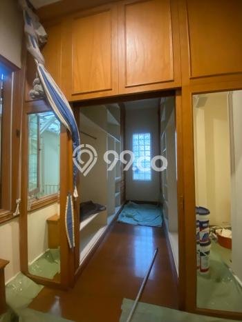 Sewa Rumah Nyaman LT 450m2 / LB 400m2 di Pondok Indah, Jakarta Selatan Sewa Rumah Nyaman LT 450m2 / LB 400m2 di Pondok Indah, Jakarta Selatan