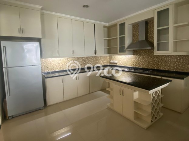 Sewa Rumah Strategis di Cipete LT 825m2 / LB 563m2 Kondisi Bagus Sewa Rumah Strategis di Cipete LT 825m2 / LB 563m2 Kondisi Bagus