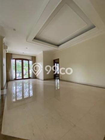 Sewa Rumah Nyaman LT 450m2 / LB 400m2 di Pondok Indah, Jakarta Selatan Sewa Rumah Nyaman LT 450m2 / LB 400m2 di Pondok Indah, Jakarta Selatan