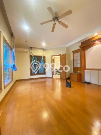 Sewa Rumah Nyaman LT 450m2 / LB 400m2 di Pondok Indah, Jakarta Selatan Sewa Rumah Nyaman LT 450m2 / LB 400m2 di Pondok Indah, Jakarta Selatan