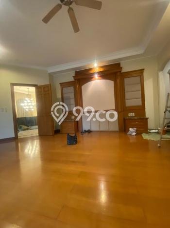 Sewa Rumah Nyaman LT 450m2 / LB 400m2 di Pondok Indah, Jakarta Selatan Sewa Rumah Nyaman LT 450m2 / LB 400m2 di Pondok Indah, Jakarta Selatan