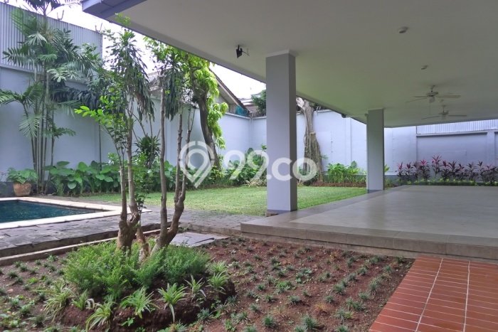 Sewa Rumah Strategis di Cipete LT 825m2 / LB 563m2 Kondisi Bagus Sewa Rumah Strategis di Cipete LT 825m2 / LB 563m2 Kondisi Bagus