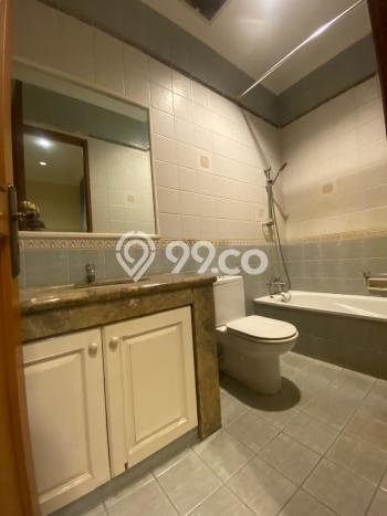 Sewa Rumah Nyaman LT 450m2 / LB 400m2 di Pondok Indah, Jakarta Selatan Sewa Rumah Nyaman LT 450m2 / LB 400m2 di Pondok Indah, Jakarta Selatan