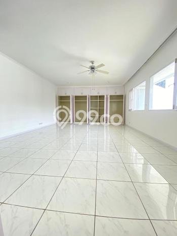 Rumah Sewa Jakarta Selatan LT 517m2 LB 452m2 Kawasan Kemang Rumah Sewa Jakarta Selatan LT 517m2 LB 452m2 Kawasan Kemang