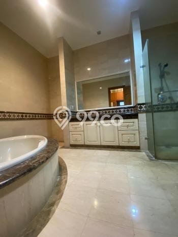 Sewa Rumah Nyaman LT 450m2 / LB 400m2 di Pondok Indah, Jakarta Selatan Sewa Rumah Nyaman LT 450m2 / LB 400m2 di Pondok Indah, Jakarta Selatan