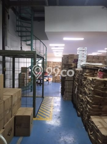 LOKASI STRATEGIS! Gudang Kawasan Cengkareng, Luas 600m², Kawasan Ramai, Ready Operasional LOKASI STRATEGIS! Gudang Kawasan Cengkareng, Luas 600m², Kawasan Ramai, Ready Operasional