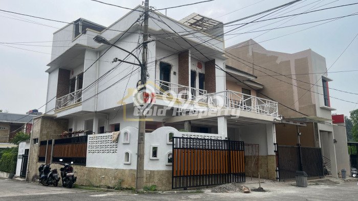 Siap Huni Hunian Elit 4 Kamar di Pamulang Dekat ke Mana Saja Siap Huni Hunian Elit 4 Kamar di Pamulang Dekat ke Mana Saja