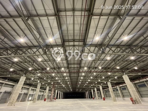 Disewakan Gudang di Kawasan Ramai Cibitung Luas 11000m2 Disewakan Gudang di Kawasan Ramai Cibitung Luas 11000m2