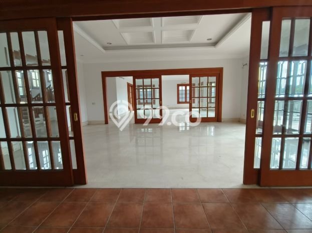 Siap Huni Hunian Elit 6 Kamar di Karawaci Dekat ke Mana Pun Siap Huni Hunian Elit 6 Kamar di Karawaci Dekat ke Mana Pun