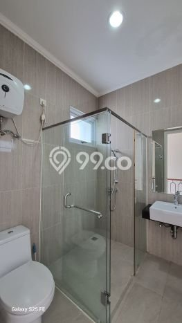 Ready to Use! Luxury House LT 160m2 Desain Modern di BSD Ready to Use! Luxury House LT 160m2 Desain Modern di BSD