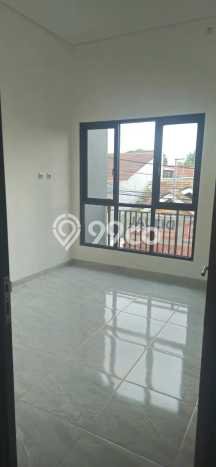 Rumah Modern Minimalis 5 KT Siap Huni di BSD Rumah Modern Minimalis 5 KT Siap Huni di BSD