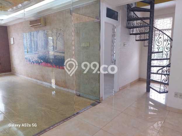 Rumah Elit LB 300m2 Siap Pakai Desain Elegan di Tanjung Duren, Jakarta Barat Rumah Elit LB 300m2 Siap Pakai Desain Elegan di Tanjung Duren, Jakarta Barat