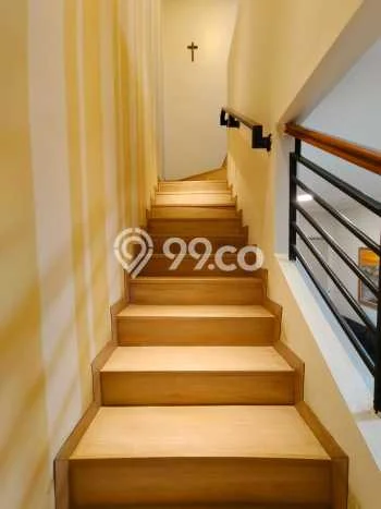 Rumah Elit LB 160m2 Siap Pakai Desain Elegan di Gading Serpong The Spring, Tangerang Rumah Elit LB 160m2 Siap Pakai Desain Elegan di Gading Serpong The Spring, Tangerang