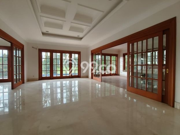Siap Huni Hunian Elit 6 Kamar di Karawaci Dekat ke Mana Pun Siap Huni Hunian Elit 6 Kamar di Karawaci Dekat ke Mana Pun