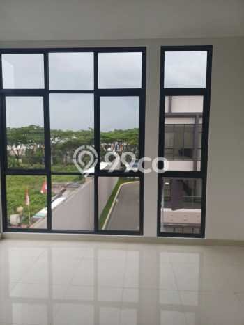 For Rent Ruko Premium Kawasan BSD, Luas 54m2m², Jalan Utama For Rent Ruko Premium Kawasan BSD, Luas 54m2m², Jalan Utama
