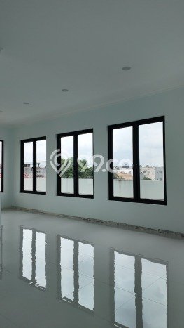 Rumah Elit Modern Tanpa Renovasi di Gading Serpong Tangerang Rumah Elit Modern Tanpa Renovasi di Gading Serpong Tangerang