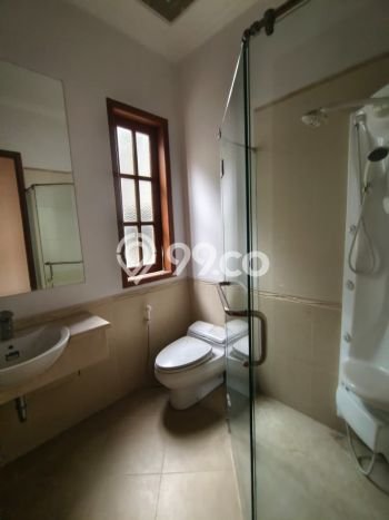 Siap Huni Hunian Elit 6 Kamar di Karawaci Dekat ke Mana Pun Siap Huni Hunian Elit 6 Kamar di Karawaci Dekat ke Mana Pun