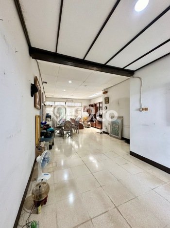 Hunian Elit LB 150m2 Siap Huni Desain Elegan di Pondok Indah, Jakarta Selatan Hunian Elit LB 150m2 Siap Huni Desain Elegan di Pondok Indah, Jakarta Selatan