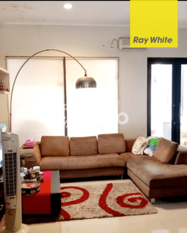 Rumah Modern 3 KT di BSD Tangerang Semi Furnished Rumah Modern 3 KT di BSD Tangerang Semi Furnished