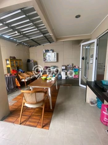 Disewakan Rumah Harga Terjangkau di Green Lake City Jakarta Barat Punya 4 Kamar Tidur Disewakan Rumah Harga Terjangkau di Green Lake City Jakarta Barat Punya 4 Kamar Tidur