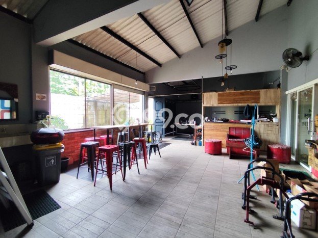 FOR RENT! Ruko di Caturtunggal Cocok untuk Bisnis 240m2 FOR RENT! Ruko di Caturtunggal Cocok untuk Bisnis 240m2