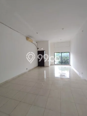 SEWA TERBAIK! Ruko Kawasan Depok, Luas 97m², Area Ramai, Ready Untuk Digunakan SEWA TERBAIK! Ruko Kawasan Depok, Luas 97m², Area Ramai, Ready Untuk Digunakan