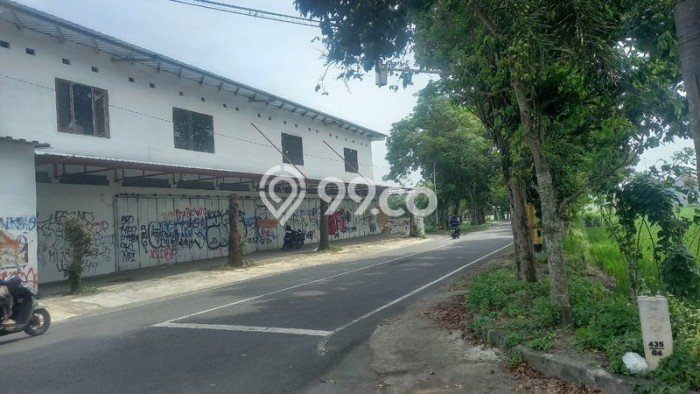 Disewakan Ruko di Bantul Bantul LT 300m2, LB 500m2 Disewakan Ruko di Bantul Bantul LT 300m2, LB 500m2