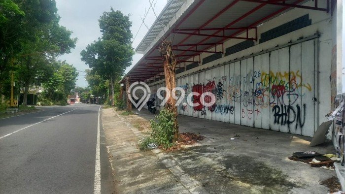 Disewakan Ruko di Bantul Bantul LT 300m2, LB 500m2 Disewakan Ruko di Bantul Bantul LT 300m2, LB 500m2