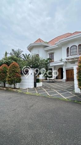 Rumah Elit Modern Tanpa Renovasi di Kemang Jakarta Selatan Rumah Elit Modern Tanpa Renovasi di Kemang Jakarta Selatan