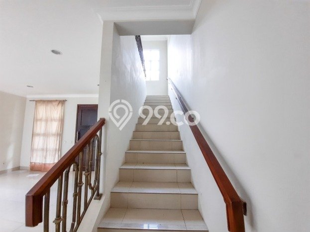 Ready to Use! Luxury House LT 180m2 Desain Elegan di BSD Eminent Ready to Use! Luxury House LT 180m2 Desain Elegan di BSD Eminent