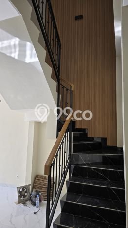 Rumah Modern 3 KT di BSD Kencana Loka Tangerang Semi Furnished Rumah Modern 3 KT di BSD Kencana Loka Tangerang Semi Furnished