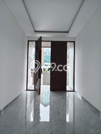 Ready to Use! Premium House LT 307m2 Desain Elegan di BSD Delatinos Ready to Use! Premium House LT 307m2 Desain Elegan di BSD Delatinos