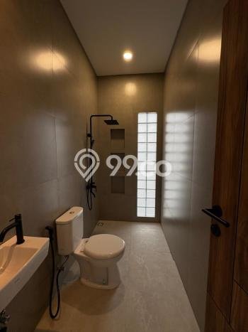 Hunian Mewah LB 190m2 Siap Huni Desain Elegan di BSD Kencana Loka, Tangerang Hunian Mewah LB 190m2 Siap Huni Desain Elegan di BSD Kencana Loka, Tangerang