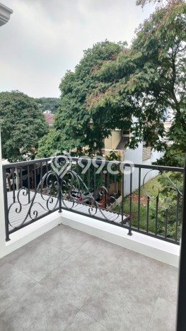 Rumah Mewah LB 235m2 Siap Pakai Desain Elegan di BSD Foresta, Tangerang Rumah Mewah LB 235m2 Siap Pakai Desain Elegan di BSD Foresta, Tangerang