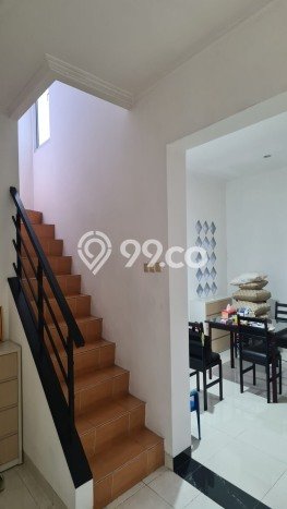 Jual Murah Rumah dengan 4 Kamar Tidur dan 3 Kamar Mandi di Area , Tangerang Jual Murah Rumah dengan 4 Kamar Tidur dan 3 Kamar Mandi di Area , Tangerang