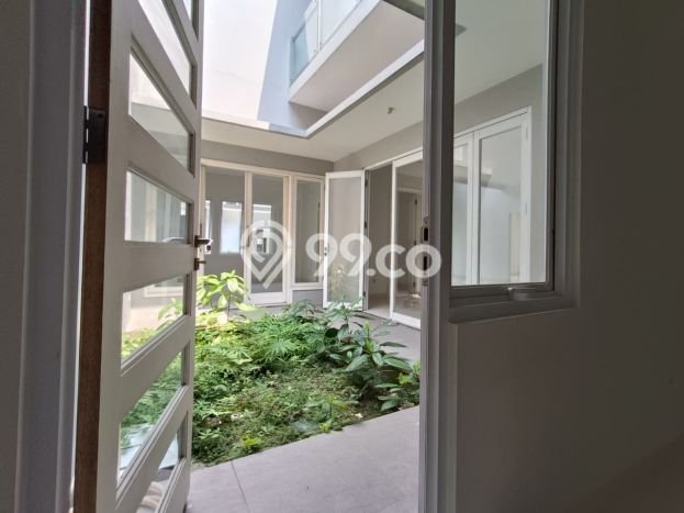 Rumah Luxury Modern Tanpa Renovasi di BSD Delatinos Tangerang Rumah Luxury Modern Tanpa Renovasi di BSD Delatinos Tangerang