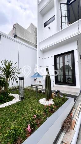 Dijual Rumah Luas Elegan Dengan View Cantik di BSD Nusaloka, Tangerang Dijual Rumah Luas Elegan Dengan View Cantik di BSD Nusaloka, Tangerang