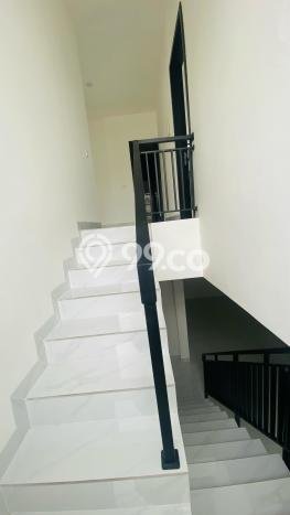 Rumah Elit LB 200m2 Siap Pakai Desain Elegan di BSD Kencana Loka, Tangerang Rumah Elit LB 200m2 Siap Pakai Desain Elegan di BSD Kencana Loka, Tangerang