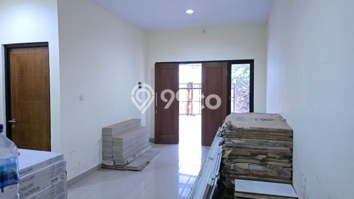 Rumah Luas Asri 4 KT Siap Pakai di BSD Tangerang Rumah Luas Asri 4 KT Siap Pakai di BSD Tangerang