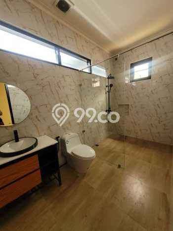 Rumah Elit LB 241m2 Siap Huni Desain Elegan di BSD Puspita Loka, Tangerang Rumah Elit LB 241m2 Siap Huni Desain Elegan di BSD Puspita Loka, Tangerang