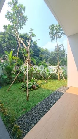 Ready to Use! Premium House LT 220m2 Desain Elegan di BSD Kencana Loka Ready to Use! Premium House LT 220m2 Desain Elegan di BSD Kencana Loka
