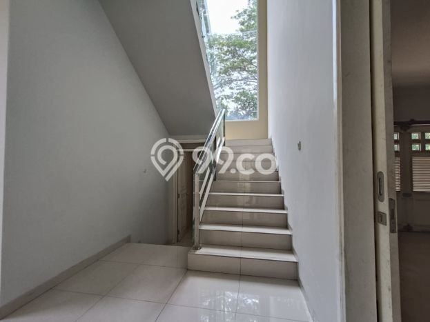 Rumah Luxury Modern Tanpa Renovasi di BSD Delatinos Tangerang Rumah Luxury Modern Tanpa Renovasi di BSD Delatinos Tangerang
