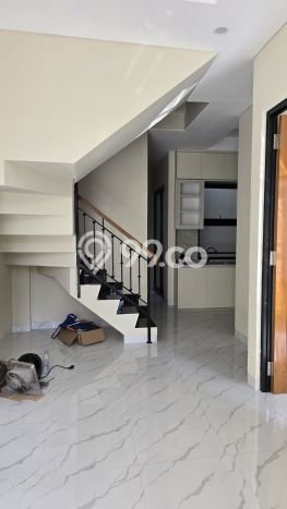 Rumah Modern 3 KT di BSD Kencana Loka Tangerang Semi Furnished Rumah Modern 3 KT di BSD Kencana Loka Tangerang Semi Furnished