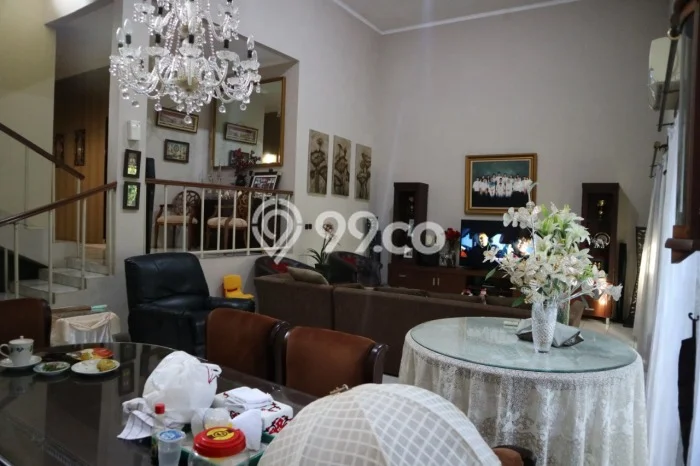 Siap Huni Rumah Mewah 5 Kamar di Ciputat Timur Dekat ke Mana Saja Siap Huni Rumah Mewah 5 Kamar di Ciputat Timur Dekat ke Mana Saja