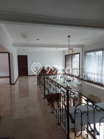 Hunian Elit LB 750m2 Siap Pakai Desain Elegan di Simprug, Jakarta Selatan Hunian Elit LB 750m2 Siap Pakai Desain Elegan di Simprug, Jakarta Selatan