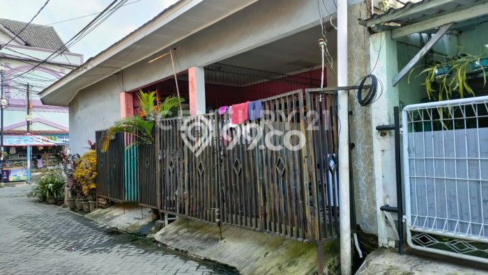Rumah Luas Asri 5 KT Siap Pakai di Cimone Tangerang Rumah Luas Asri 5 KT Siap Pakai di Cimone Tangerang