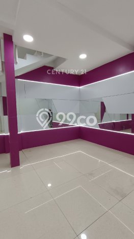 Ruko untuk Disewa di Pusat Tangerang Luas Bangunan 270m2 Ruko untuk Disewa di Pusat Tangerang Luas Bangunan 270m2