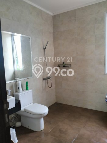 Rumah Elit LB 196m2 Siap Huni Desain Elegan di Tangerang Kota, Tangerang Rumah Elit LB 196m2 Siap Huni Desain Elegan di Tangerang Kota, Tangerang