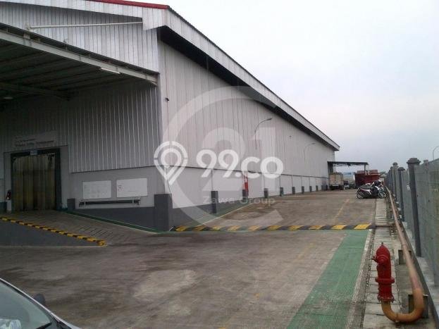 Gudang di Cikarang, Luas 4267m², Posisi Mainroad Gudang di Cikarang, Luas 4267m², Posisi Mainroad